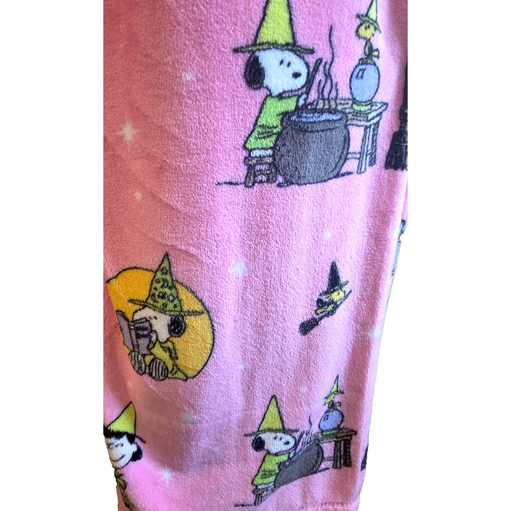Peanuts Snoopy Halloween Throw Blanket 60x70 Pink Witch New Berkshire Plush - Picture 3 of 6
